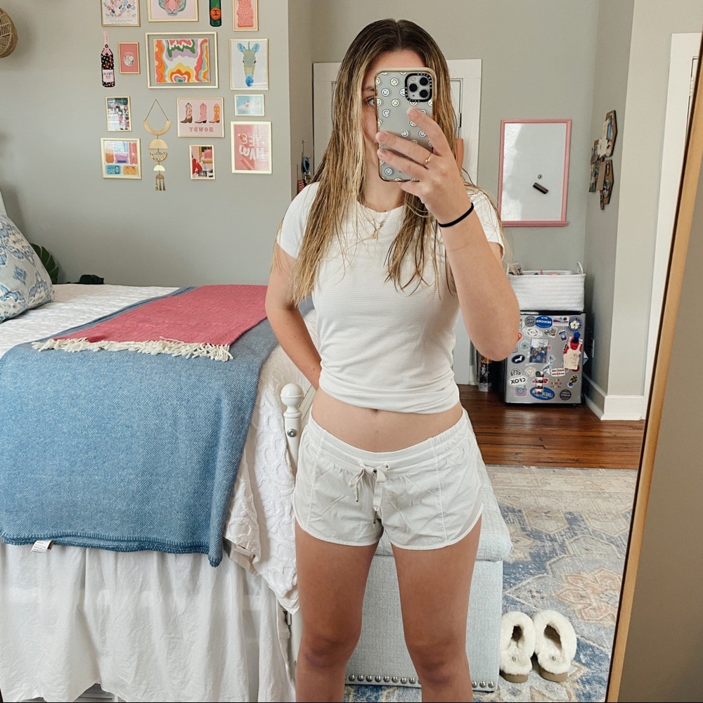 Lululemon Hotty Hot 2.5” Shorts